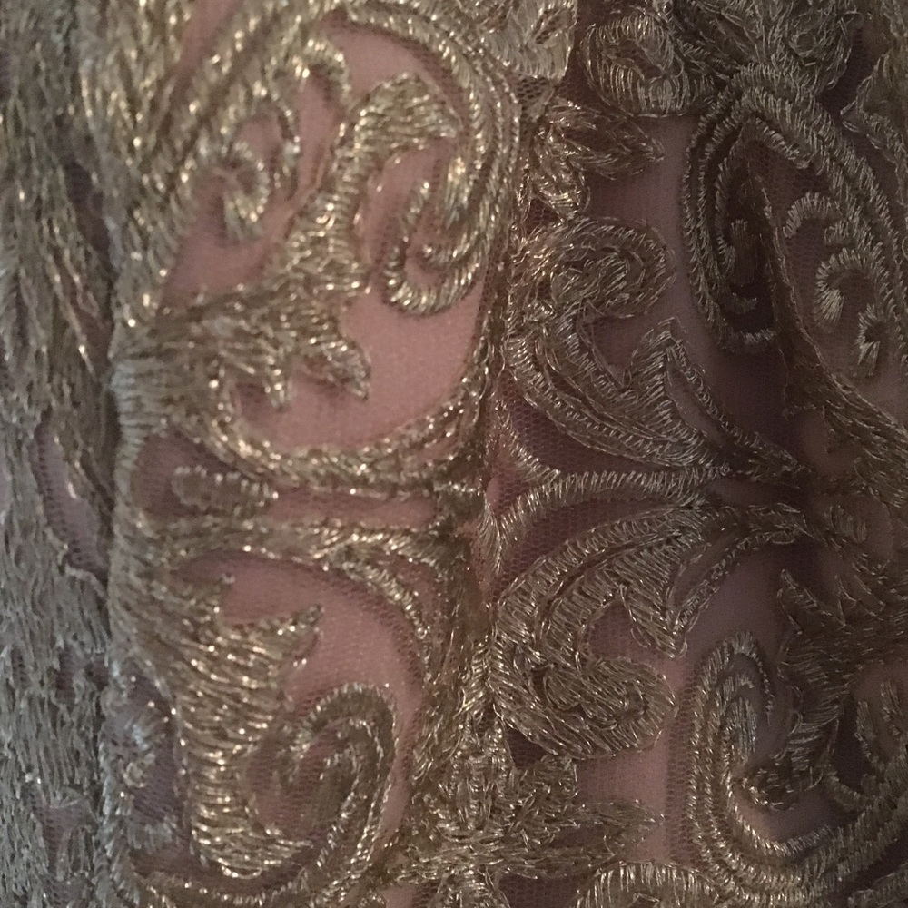 Formal gown - Picture 2 of 7